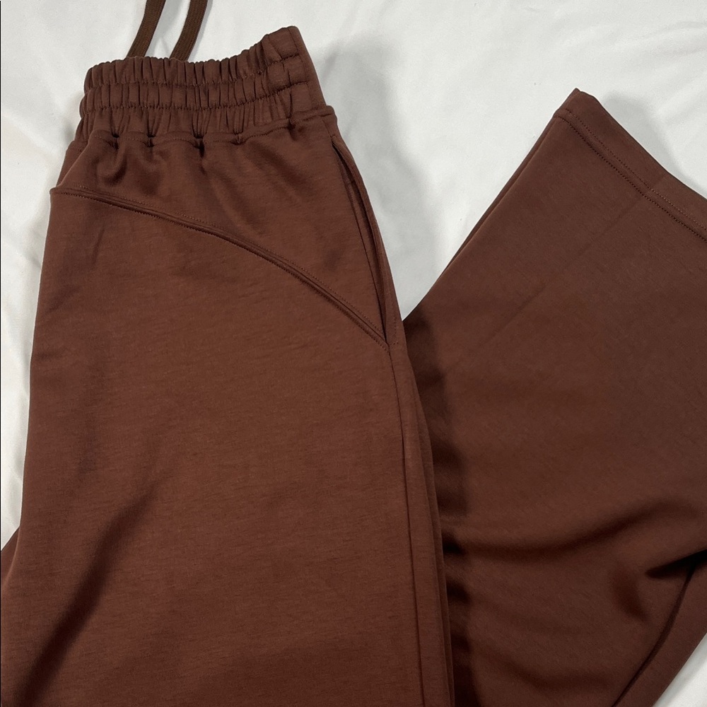 Air essentials look for less brown soft Lounge Set - Picture 5 of 9